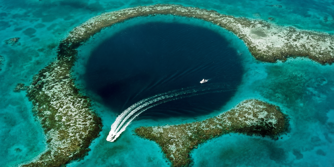 На Земле есть дыра без дна. Что известно о голубой дыре Таам Джа — самой глубокой подводной пропасти планеты