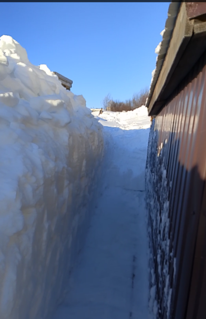 Снег до крыши 