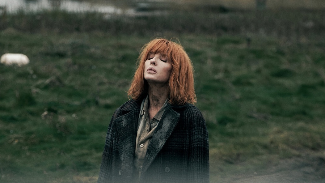 Кадр из мини-сериала «Под солончаком», 2026 год, режиссеры Клер Окли, Мэри Найи