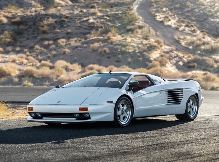 Cizeta-Moroder V16T показался публике не слишком понятным. Фото: rmsothebys.com