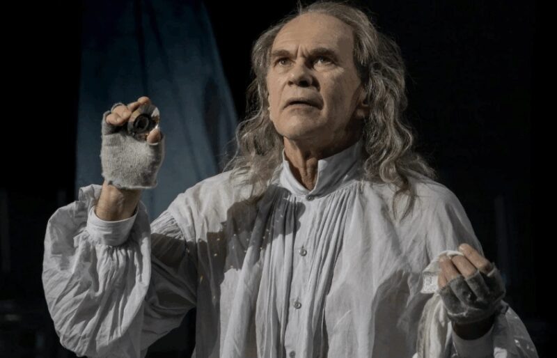    На сцене в спектакле «Амадей».