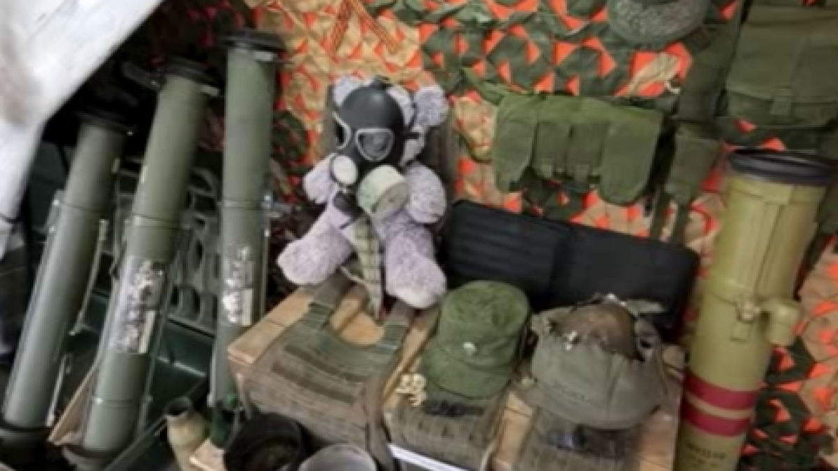    Курский волонтер создал выставку с атмосферой фронтовых будней