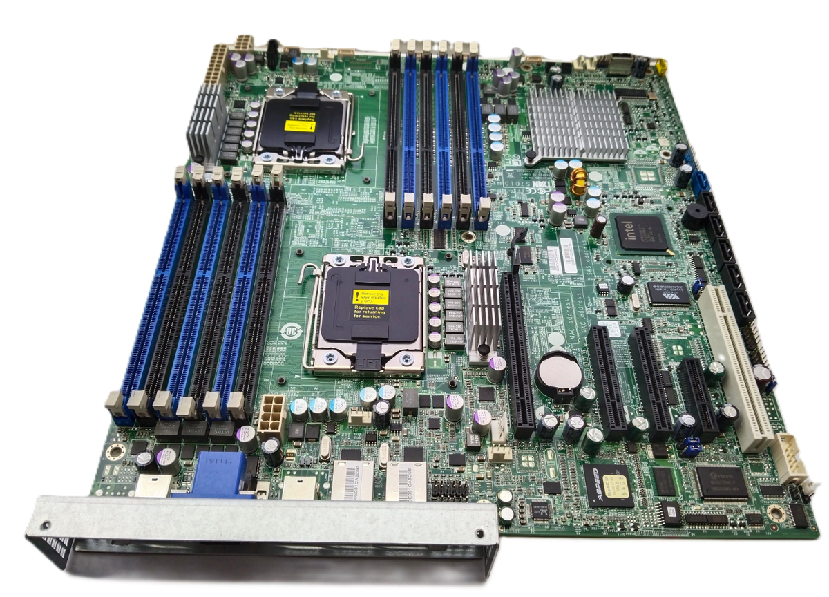 Это - серверная плата на 1366 (да, на них выходили и серверные процессоры)