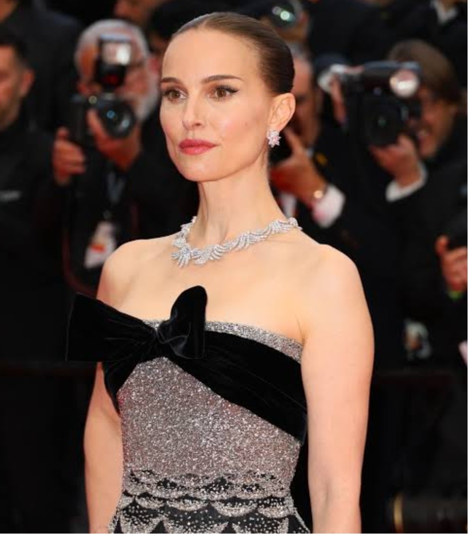 Натали Портман на Каннском кинофестивале в 2025 г. Материал: Vogue France.