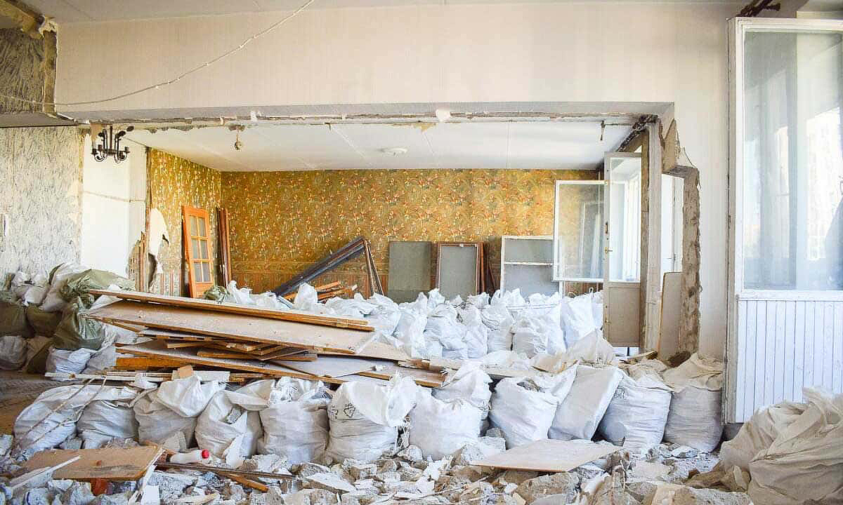 Демонтаж отделки в квартире