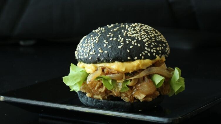    Как приготовить чёрный бургер? Фото: по лицензии CC0 Pxhere.com