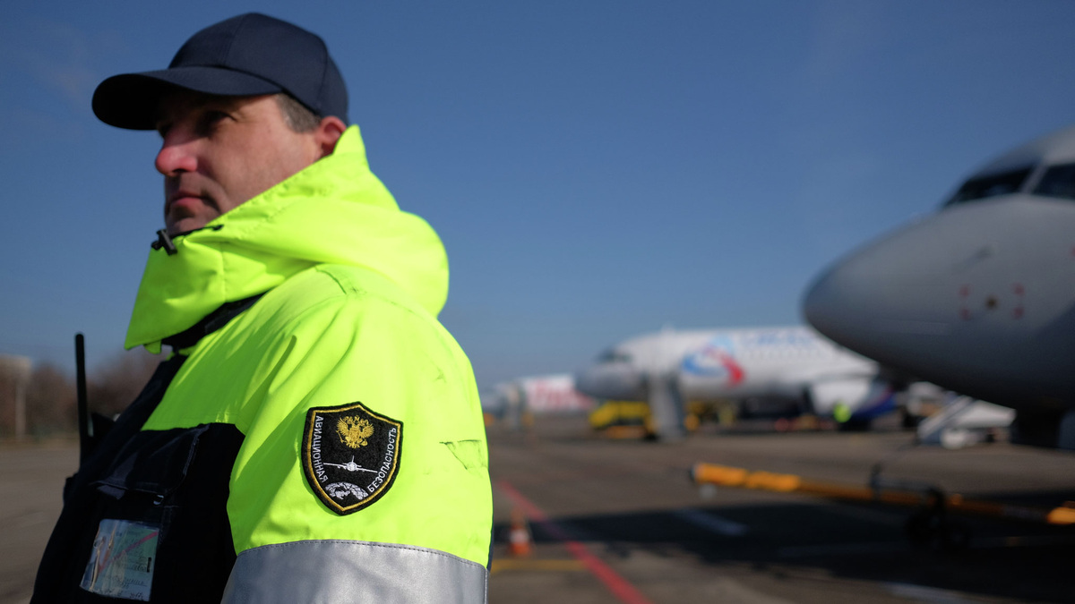    Охрана аэропорт самолет РИА