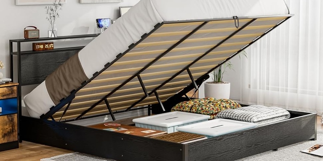 Когда квартира маленькая, кажется, что вещей всегда больше, чем места