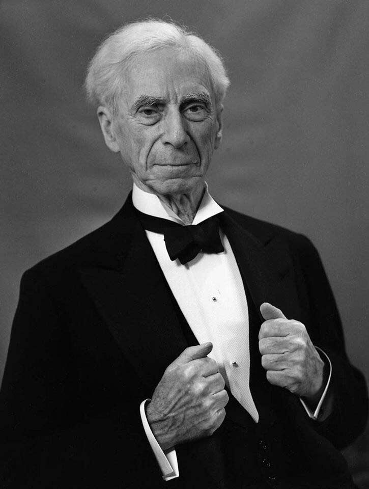 Бертран Артур Уильям Рассел, 3-й граф Рассел (1872-1970) — британский философ, логик, математик и общественный деятель. Внёс значительный вклад в математическую логику, историю философии и теорию познания. Рассел считается одним из основателей английского неореализма, а также неопозитивизма. Лауреат Нобелевской премии по литературе.