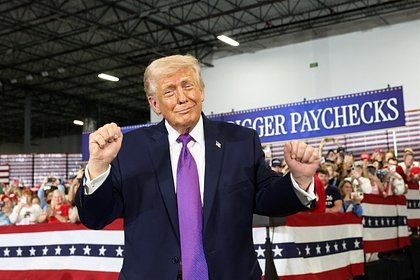 Трамп рапортует об уничтожении военных объектов на острове Харк и грозит нефтяной блокадой