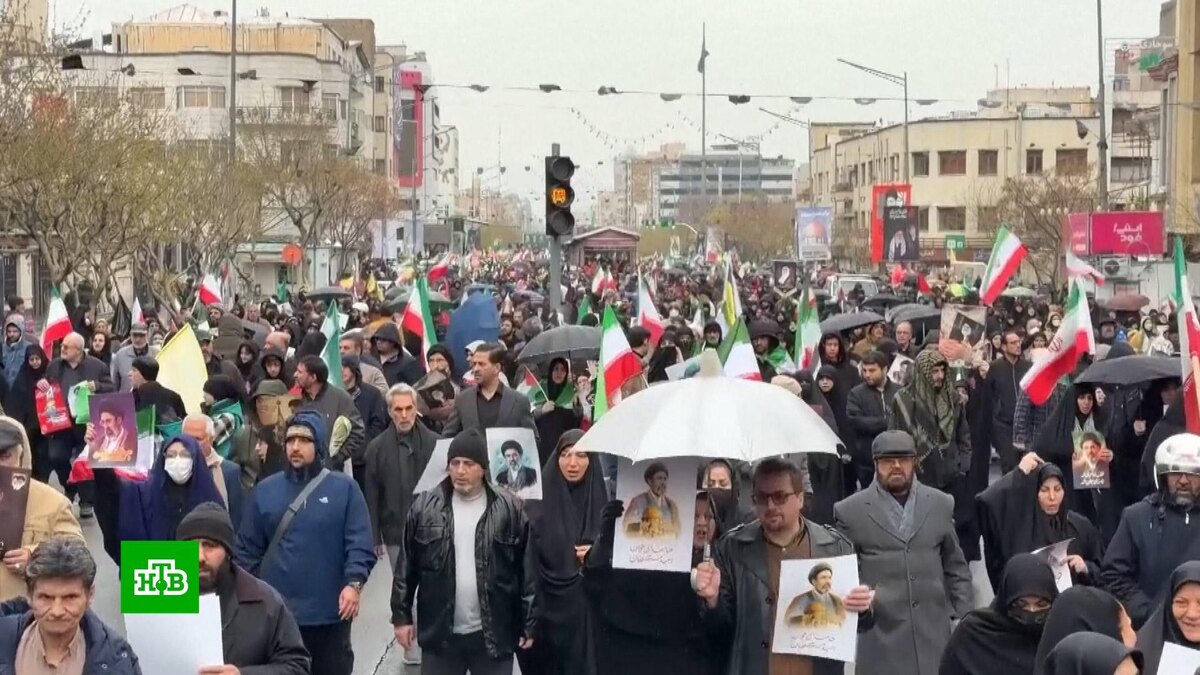    «Мы не отступим»: первые лица Ирана под звуки бомбежек вышли к народу