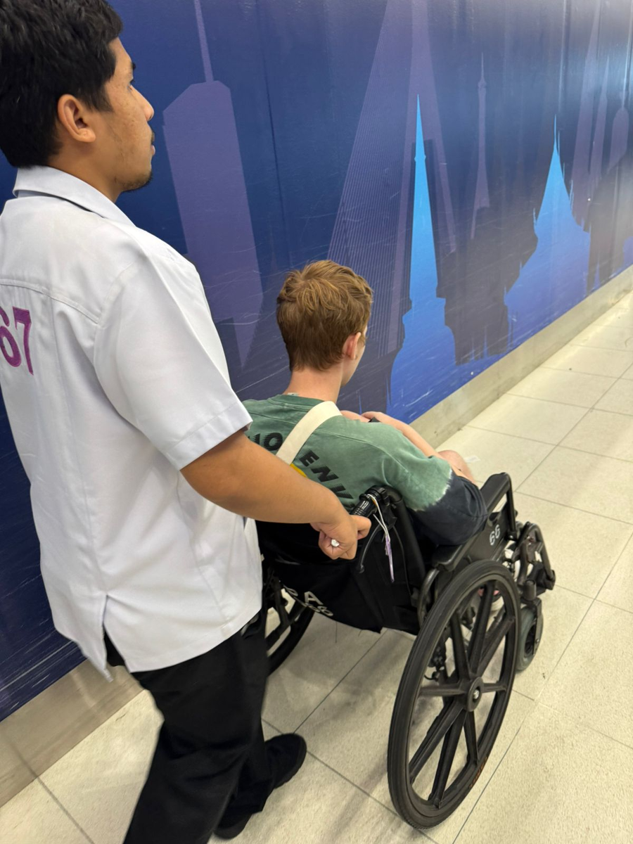 Давай, Шурик, выздоравливай. 