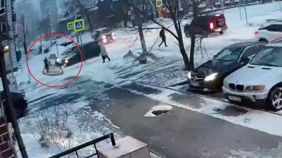    ДТП в Барнауле. Источник: t.me/incident22