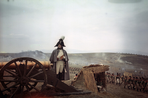 Артист Вячеслав Тихонов в роли Андрея Болконского на съемках кинофильма по роману Льва Толстого «Война и мир» (режиссер Сергей Бондарчук), 1965-1967 годы / В. Уваров/РИА Новости   📷