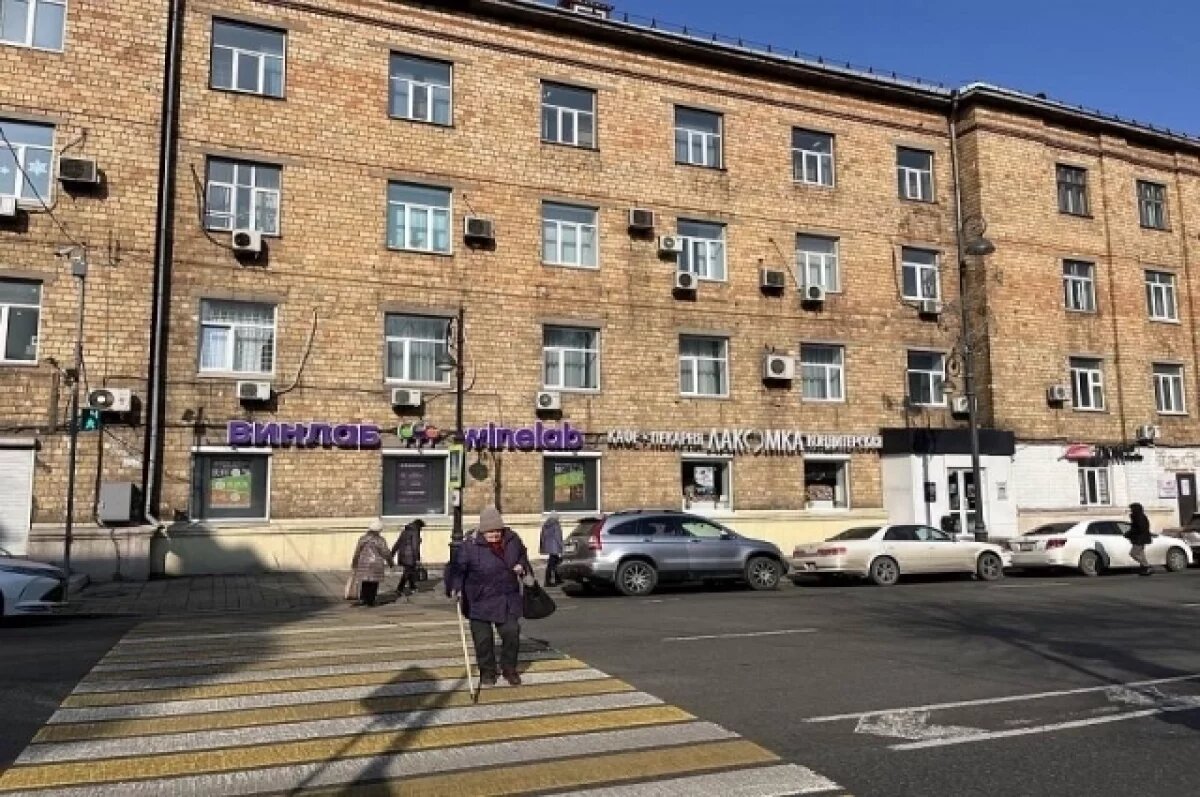    Во Владивостоке начали проверять вывески заведений на соответствие закону