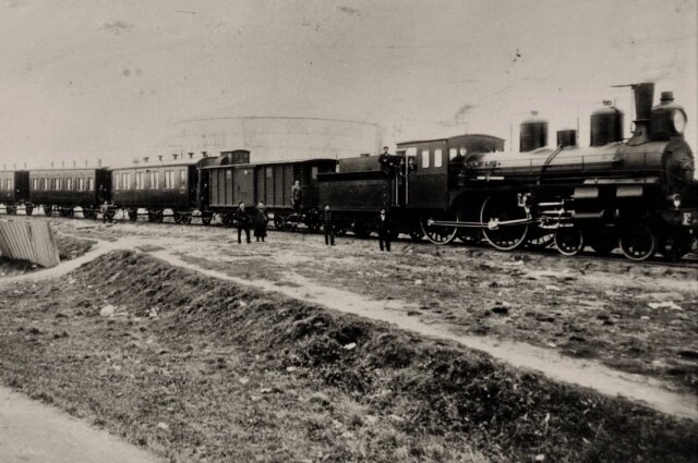    Паровоз на станции Батраки, ныне город Октябрьск, фото из открытых источников