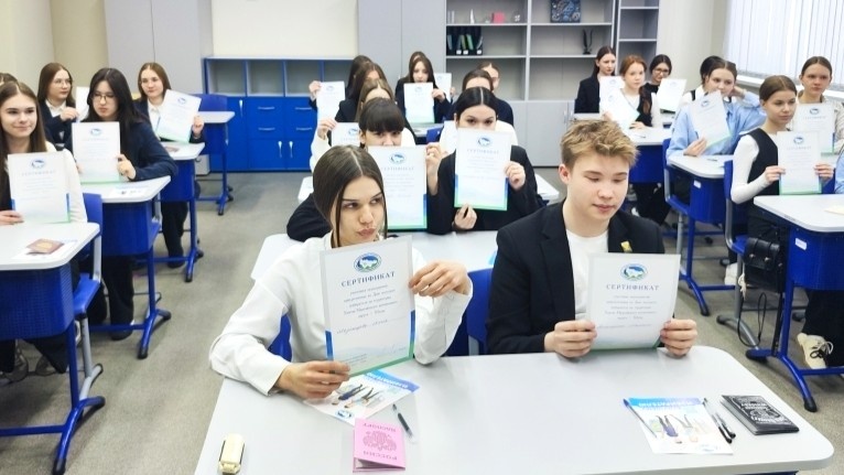    Школьники Нижневартовска написали «Избирательный диктант»