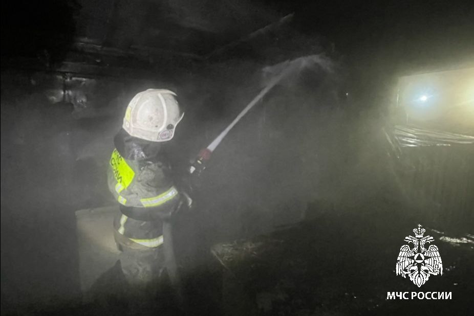    Пожарный Тушение пожара МЧС России