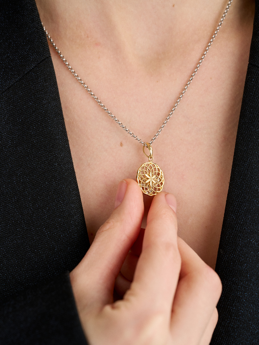 Кулон Голубь Мира с обратной стороны.