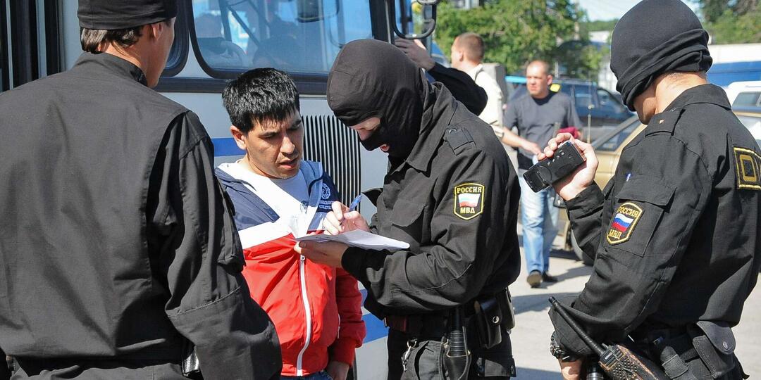 СЕЗОННЫЙ НАБОР МИГРАНТОВ: КАК ИЗБЕЖАТЬ ШТРАФОВ И РАБОТАТЬ ПО ЗАКОНУ В 2026 ГОДУ