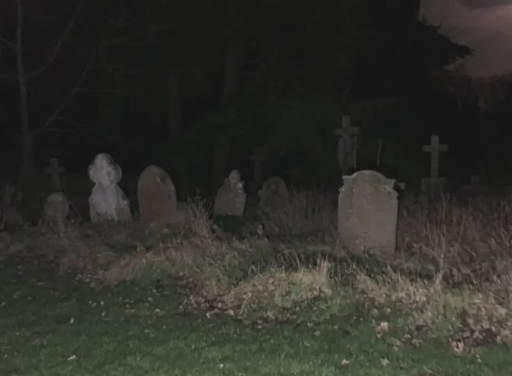 Случай на кладбище.