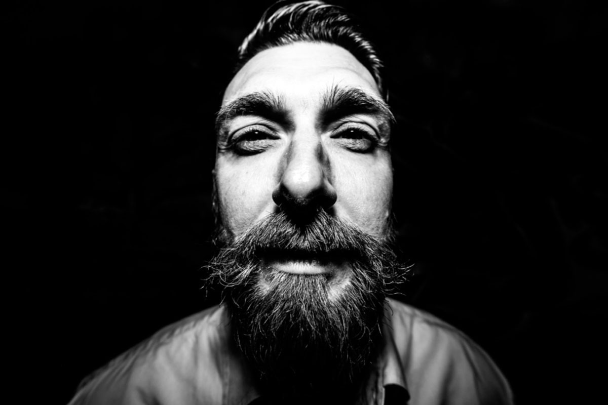 Буйное поведение человека при жизни может быть связано с опухолью в лобной доле мозга