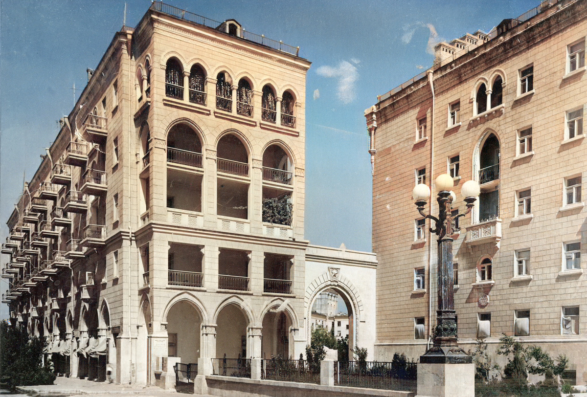 Большой двор со стороны Строителей, 1960-е