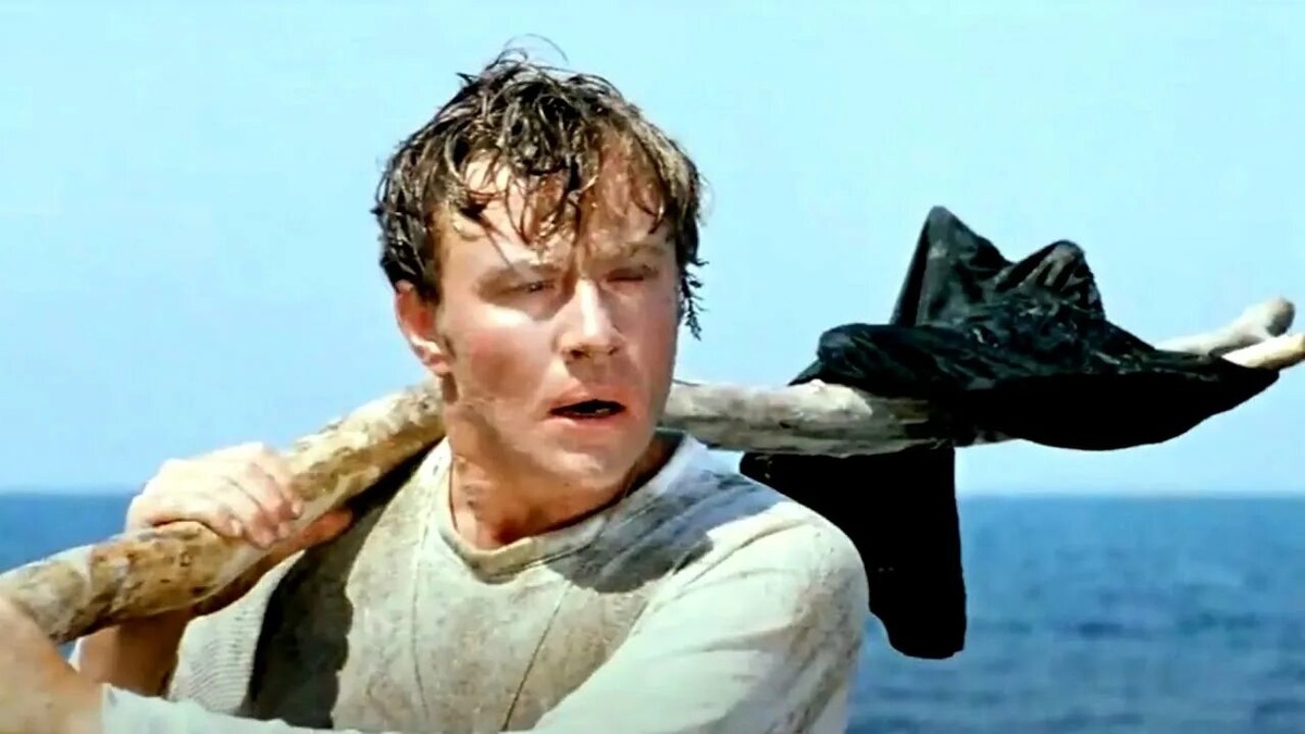 Типа: "иди отсюда, мальчик, не мешай"🤷‍♀️