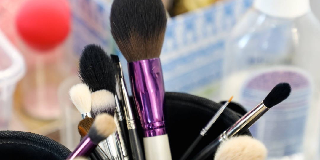 Волгоградкам объяснили, как избежать вреда коже от косметики