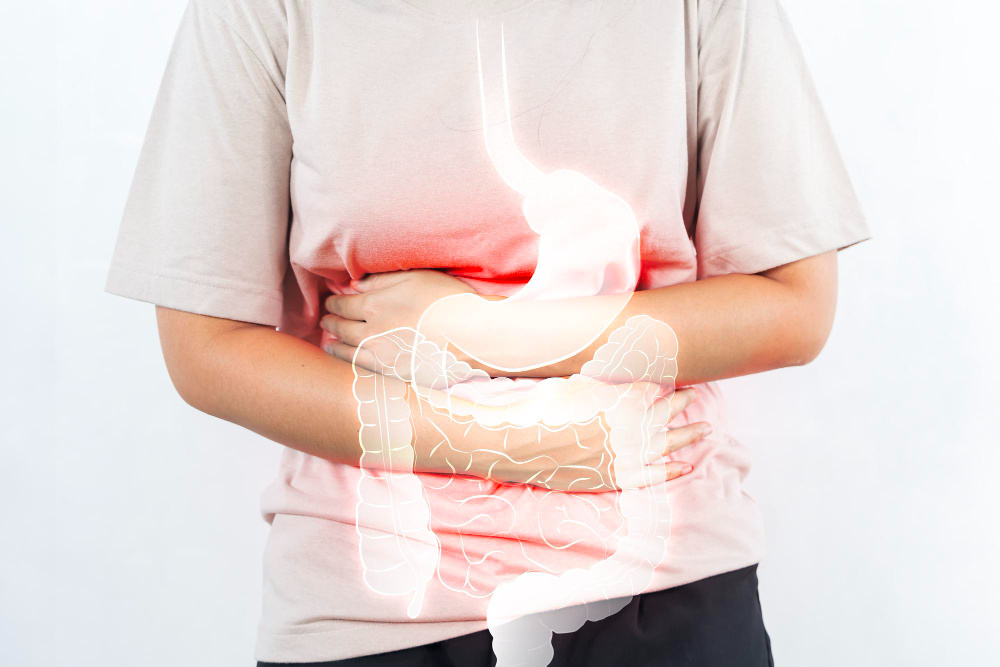 Что происходит с воспаленным кишечником, когда человек пьет. (источник изображения: freepik.com)