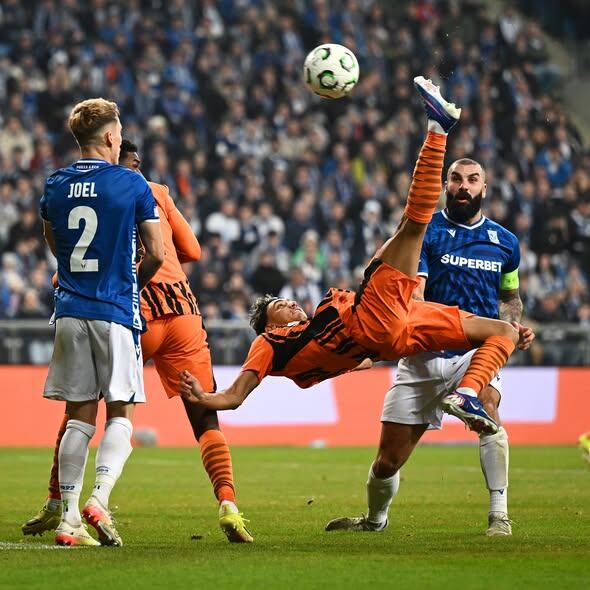 Фантастический удар Изаки