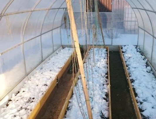 ✅ЧТО ДЕЛАТЬ СО СНЕГОМ В ТЕПЛИЦЕ ВЕСНОЙ?