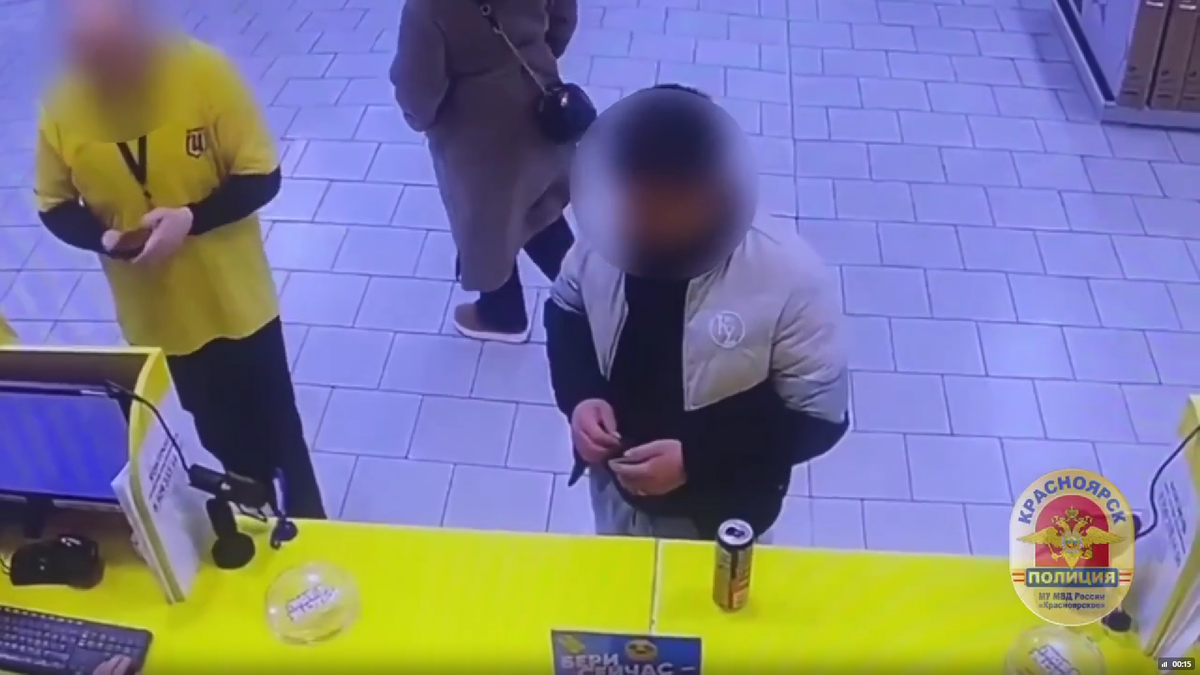     Красноярский таксист потратил 135 тысяч рублей с карты пассажирки