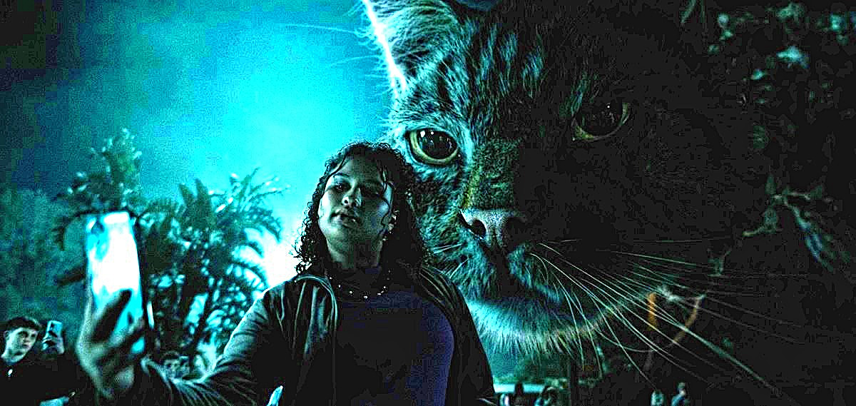 Ух ты! Ещё одна вкусная хрустящая "подушечка" для энергичного Бориса.