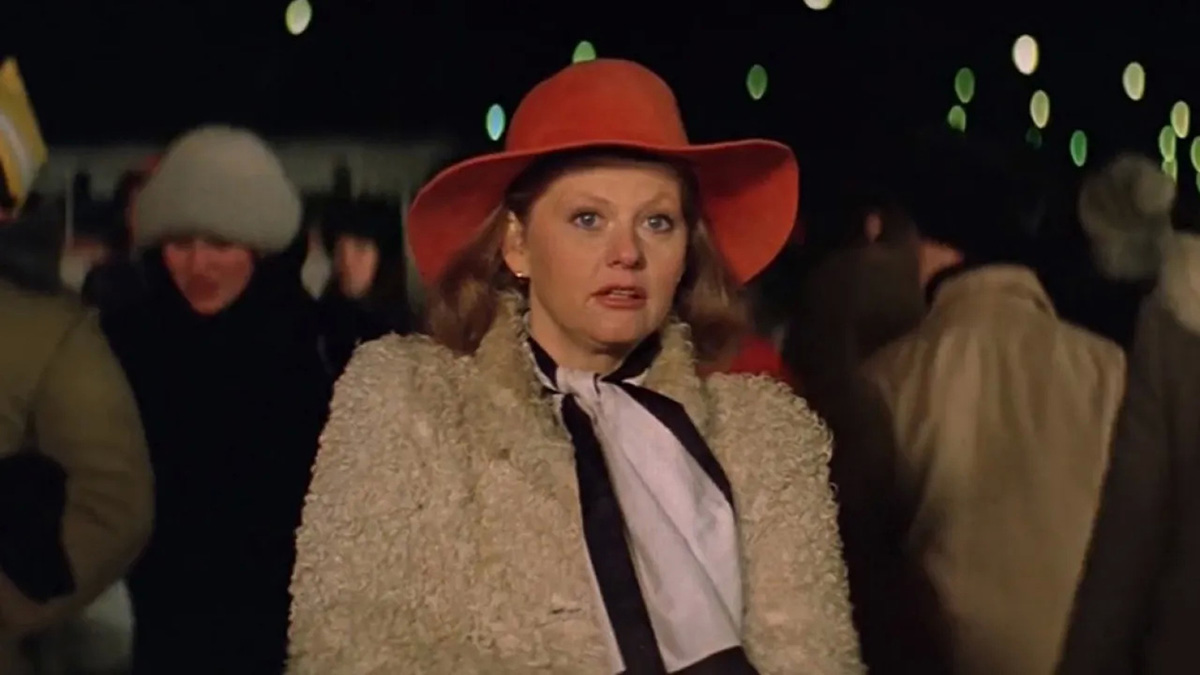 Кадр из фильма. Новый образ самой обаятельной и привлекательной. Сравните с предыдущим - листайте