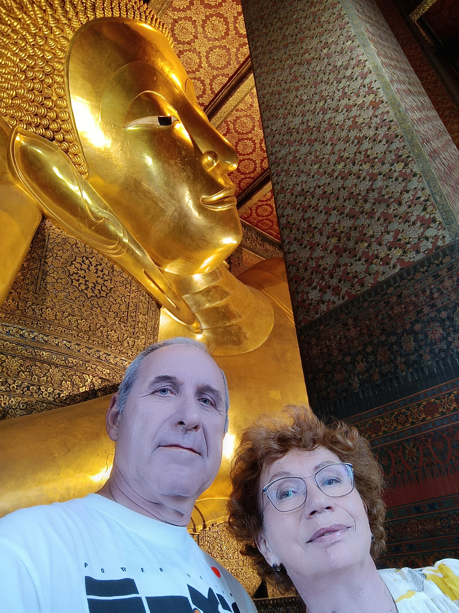 В Ват Пхо (Храме Лежащего Будды). Бангкок, декабрь 2024 года. Фото из семейного архива