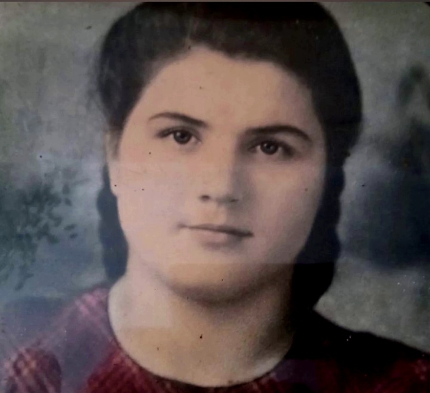 Моя мамочка. Молодая и красивая.