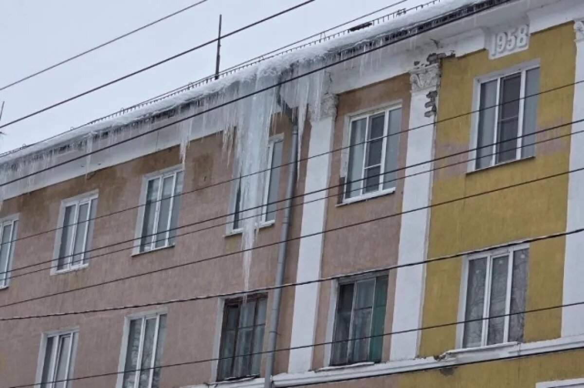    Во Владимирской области наледь с крыши обрушилась на 80-летнюю пенсионерку