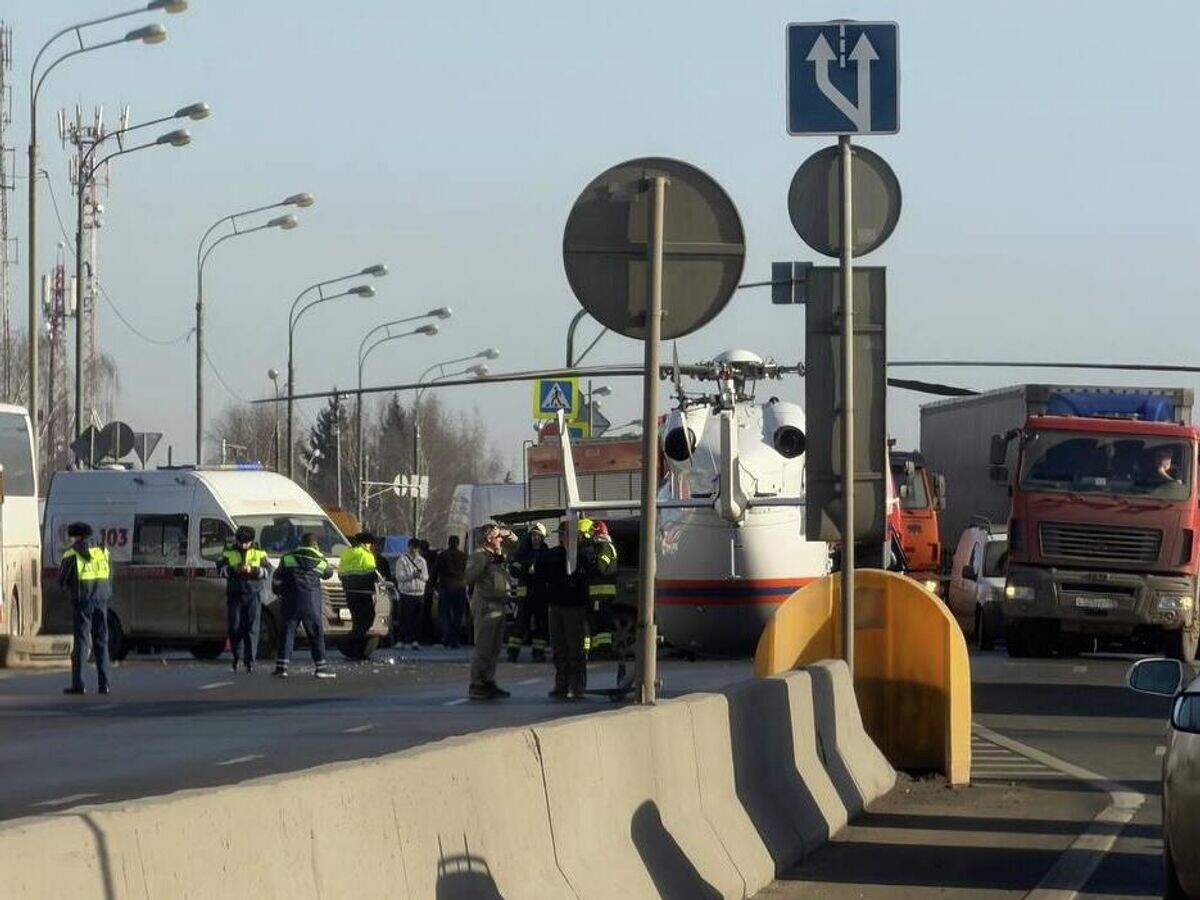    На месте ДТП с участием микроавтобуса и экскурсионного автобуса с детьми на Калужском шоссе в Москве | © Фото : соцсети