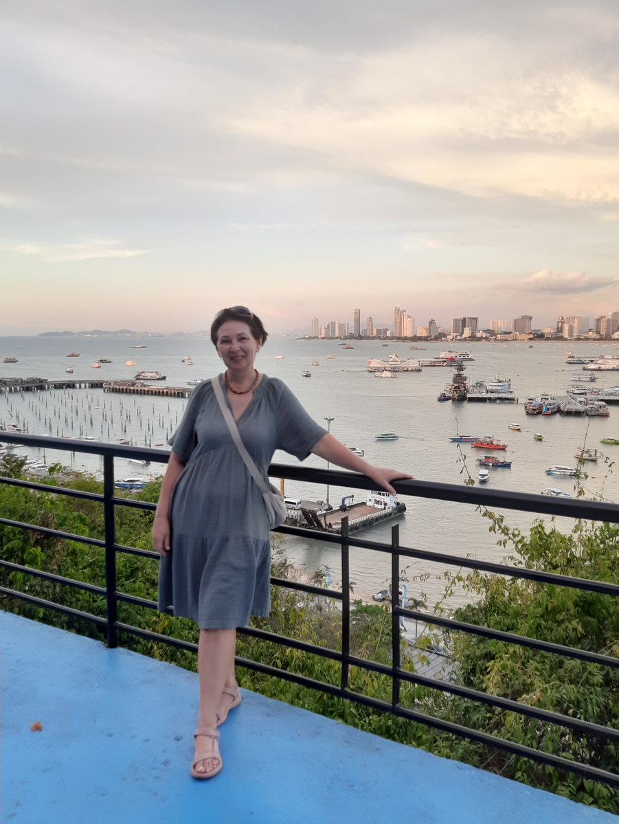 На смотровой площадке у букв PATTAYA 