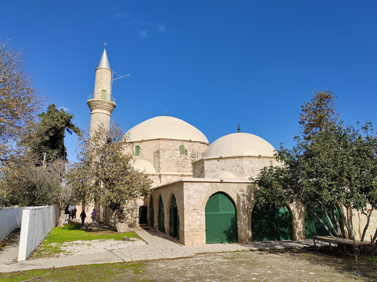 Мечеть Хала Султан Текке (Hala Sultan Tekessi). Остров Кипр. Фото Бекмурзаевой С. 2026 г.