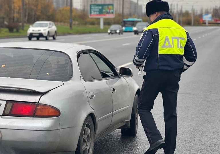 Три пьяных водителя за сутки попались калининградским гаишникам: двое сели за руль без прав повторно