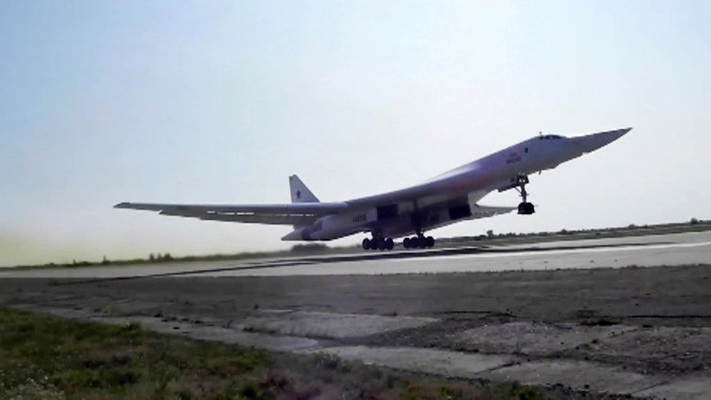    Новости на т/к "Россия 24". Два "Белых лебедя" подняли в воздух истребители трех балтийских стран