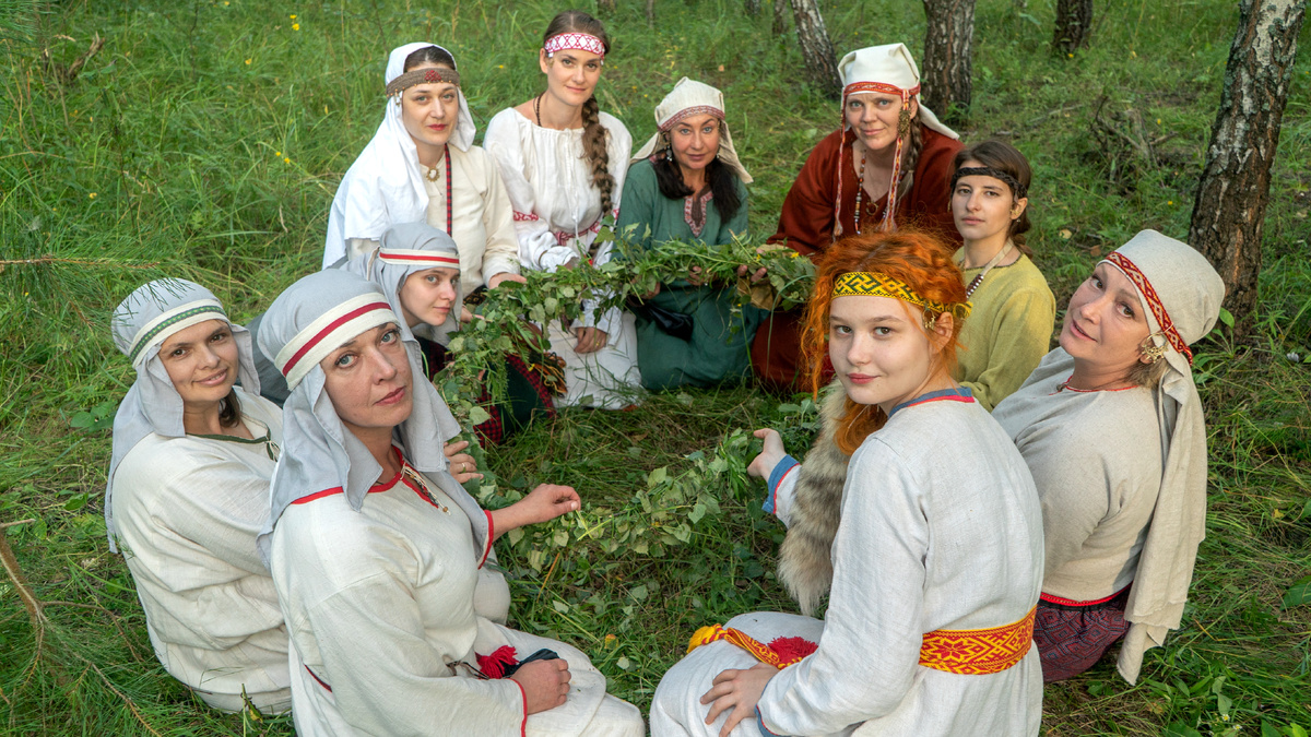 Вятичанки, которых удалось набрать. 