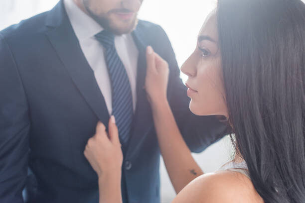 Сильный бизнес редко держится только на стратегии.
Чаще — на той семье, которая стоит за предпринимателем.