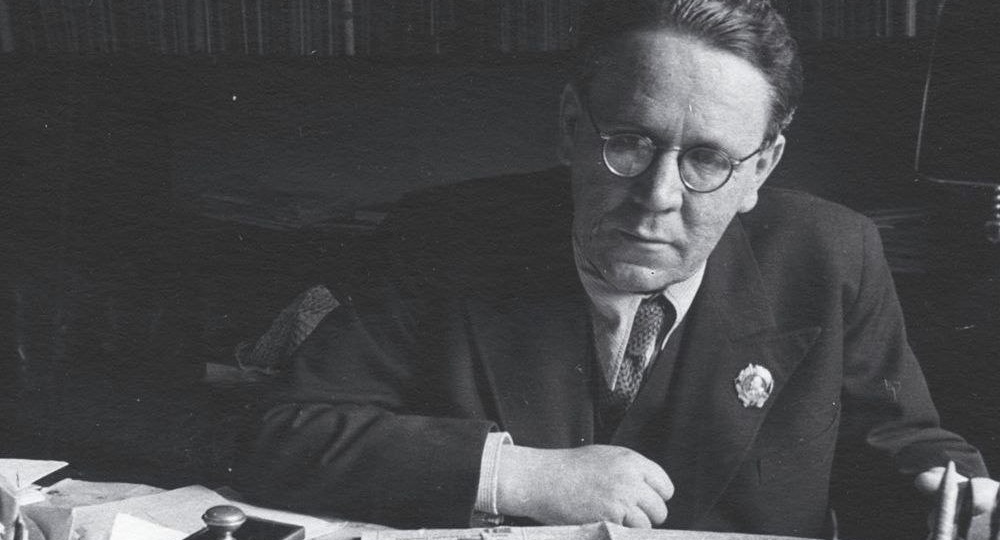 С. Маршак: "Порой часы обманывают нас"