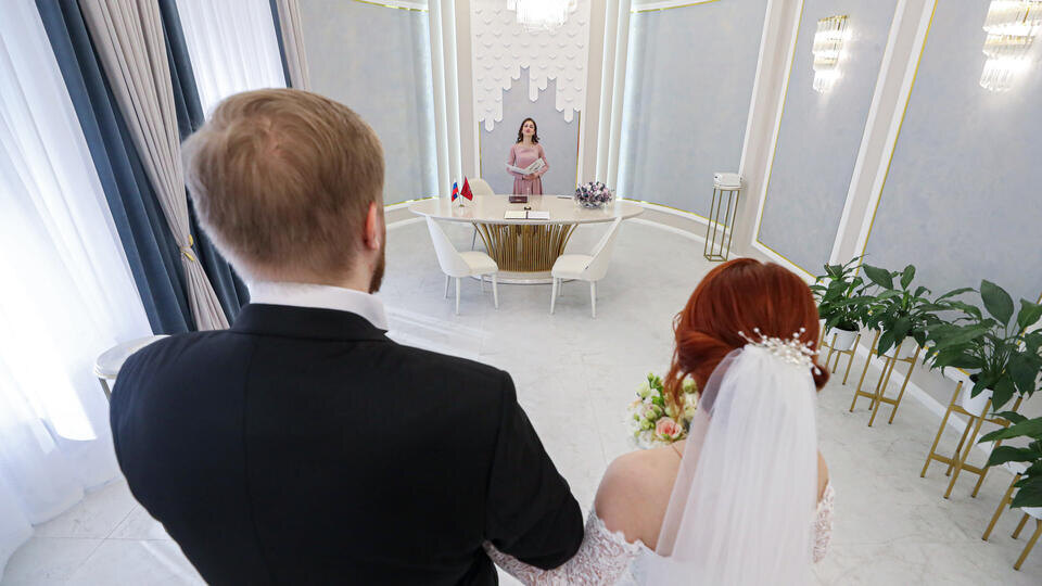     Психолог назвала причины страха молодоженов перед свадьбой ИЗВЕСТИЯ/Андрей Эрштрем