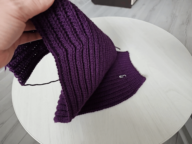 Горизонтальная нагрудная вытачка на полочке кардигана 