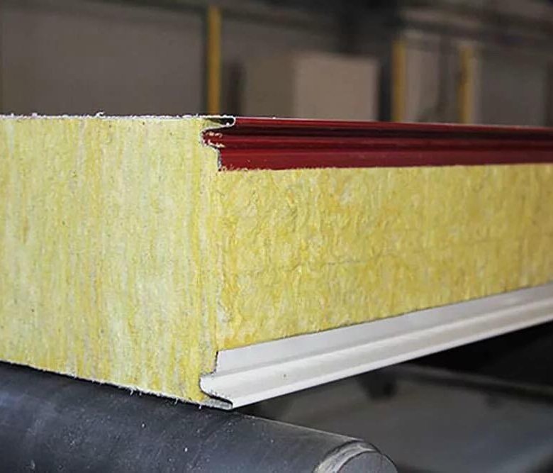 стеновая сэндвич панель с базальтовым наполнением Вата.