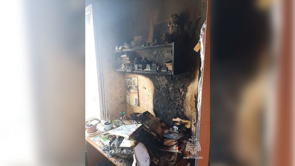    Свеча в пластиковом стакане едва не сожгла квартиру в Курске